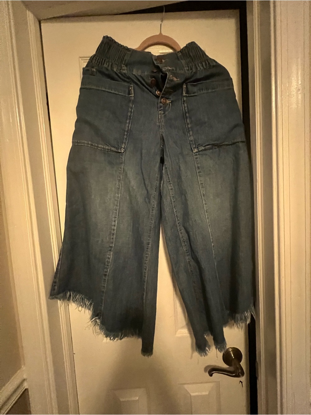 We The Free Light Blue Wide-Leg Crop Jeans with Frayed Hem
